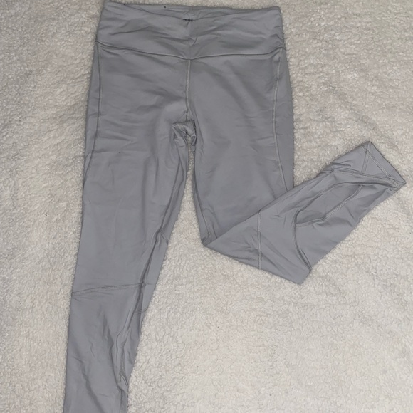 Victoria's Secret Pants - Victoria’s Secret Sport gray knockout cropped leggings with ankle slits